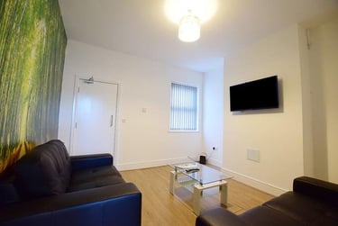 4 bed house, Ashford Street, Shelton, Stoke, ST42EN - Image 4