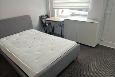 4 bed house, Kinsey Street, Silverdale, Newcastle under Lyme, ST56JL - Image 2