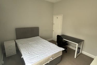 3 bed house, Conway Street, Shelton, Stoke, ST42BL - Image 2