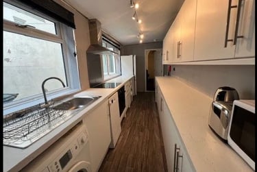 4 bed house, Darnley Street, Shelton, Stoke, ST42BH - Image 2