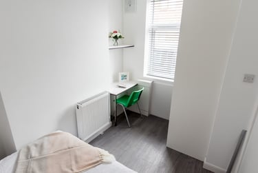 4 bed house, Crowther Street, Shelton, Stoke, ST42ER - Image 4