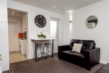 5 bed house, Beresford Street, Shelton, Stoke, ST42ES - Image 2