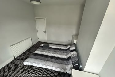 3 bed house, Spencer Road, Shelton, Stoke, ST42BE - Image 4