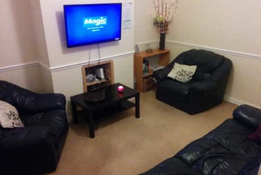 4 bed house, Church Street, Silverdale, Newcastle under Lyme, ST56JH - Image 1