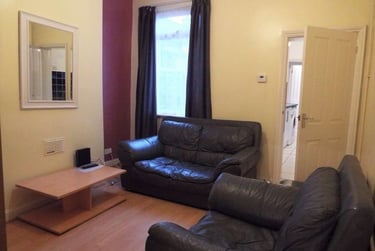 3 bed house, Newlands Street, Shelton, Stoke, ST42RF - Image 6