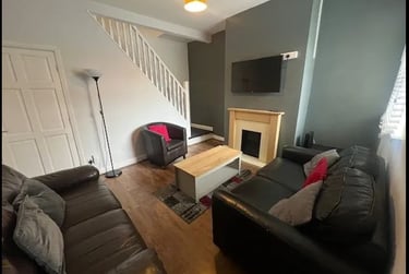 4 bed house, Boughey Road, Shelton, Stoke, ST42BN - Image 5