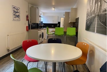 5 bed house, Downey Street, Hanley, Stoke, ST13BY - Image 4