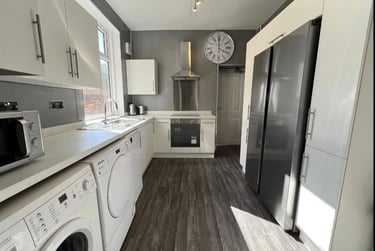 5 bed house, Watford Street, Shelton, Stoke, ST42EW - Image 2