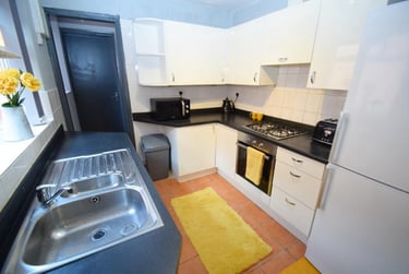 4 bed house, Queen Anne Street, Shelton, Stoke, ST42EQ - Image 5