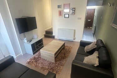 4 bed house, Watford Street, Shelton, Stoke, ST42EW - Image 2