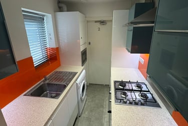 4 bed house, Thornton Road, Shelton, Stoke, ST42BD - Image 3