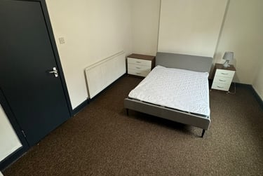 4 bed house, Elliott Street, Basford, Newcastle under Lyme, ST51JL - Image 1