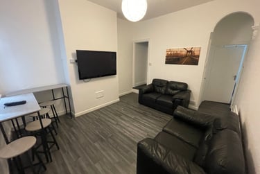 3 bed house, Carlton Road, Shelton, Stoke, ST42BG - Image 12