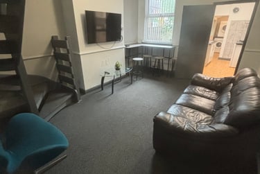 3 bed house, Carlton Road, Shelton, Stoke, ST42BG - Image 1