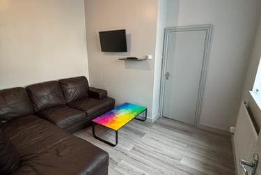 4 bed house, Boughey Road, Shelton, Stoke, ST42BB - Image 1