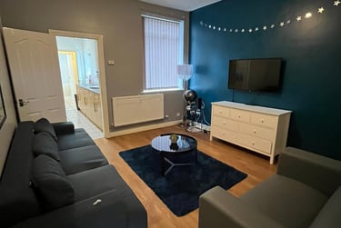 4 bed house, Guildford Street, Shelton, Stoke, ST42EP - Image 1