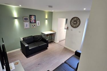 5 bed house, Boughey Road, Shelton, Stoke, ST42BN - Image 2