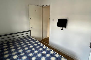 2 bed house, Conway Street, Shelton, Stoke, ST42BL - Image 2