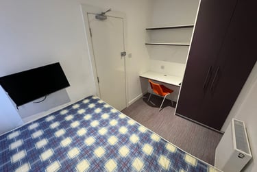 4 bed house, Stubbs Gate, Basford, Newcastle under Lyme, ST51LU - Image 7