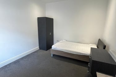 6 bed house, Boughey Road, Shelton, Stoke, ST42BB - Image 7