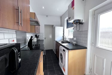 3 bed house, Thornton Road, Shelton, Stoke, ST42BD - Image 12