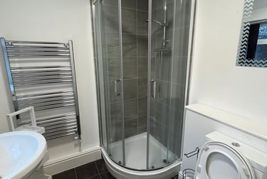 3 bed house, Leek Road, Shelton, Stoke, ST42BW - Image 3