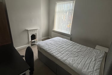 3 bed house, Conway Street, Shelton, Stoke, ST42BL - Image 3