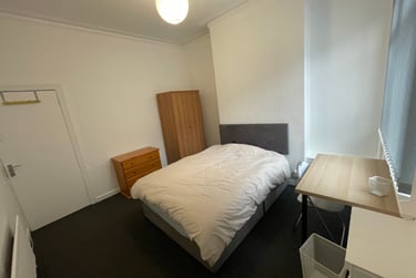 3 bed house, Carlton Road, Shelton, Stoke, ST42BG - Image 8