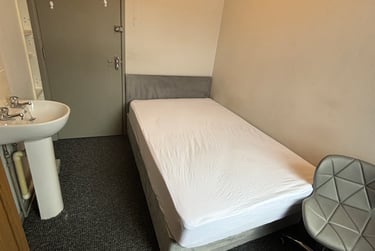 4 bed house, Boughey Road, Shelton, Stoke, ST42BB - Image 9