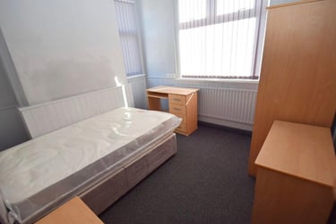 4 bed house, Ashford Street, Shelton, Stoke, ST42EL - Image 5