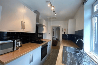 4 bed house, Guildford Street, Shelton, Stoke, ST42EP - Image 3