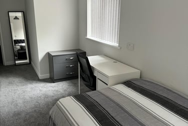 4 bed house, Queen Anne Street, Shelton, Stoke, ST42EQ - Image 5