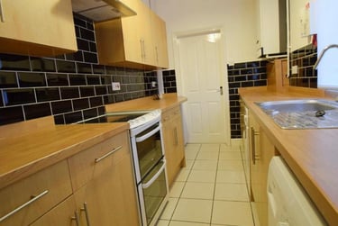 3 bed house, Crowther Street, Shelton, Stoke, ST42ER - Image 5