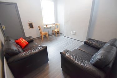 3 bed house, Carlton Road, Shelton, Stoke, ST42BG - Image 5