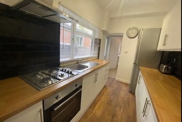 4 bed house, Boughey Road, Shelton, Stoke, ST42BN - Image 3