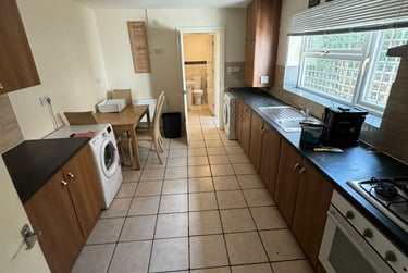 4 bed house, Queen Anne Street, Shelton, Stoke, ST42EQ - Image 6