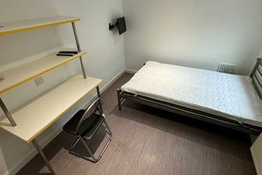 5 bed house, Ashford Street, Shelton, Stoke, ST42EL - Image 2