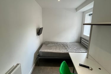 4 bed house, Watford Street, Shelton, Stoke, ST42EW - Image 7