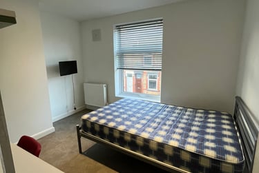 4 bed house, Spencer Road, Shelton, Stoke, ST42BE - Image 1