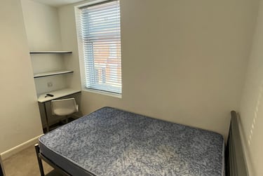 2 bed house, Darnley Street, Shelton, Stoke, ST42BH - Image 2