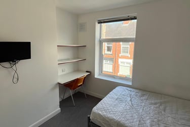 4 bed house, Watford Street, Shelton, Stoke, ST42EW - Image 2