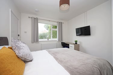 4 bed house, Boughey Road, Shelton, Stoke, ST42BB - Image 3