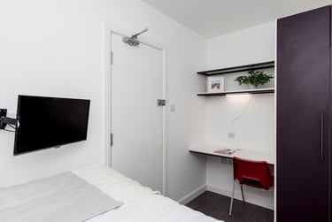 4 bed house, Malvern Avenue, Silverdale, Newcastle under Lyme, ST56QL - Image 2