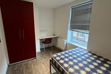 3 bed house, Thornton Road, Shelton, Stoke, ST42BD - Image 1