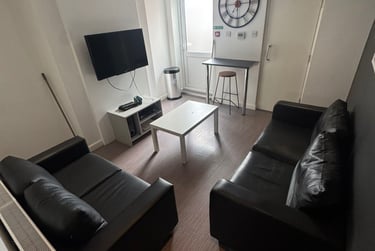 5 bed house, Ashford Street, Shelton, Stoke, ST42EL - Image 5