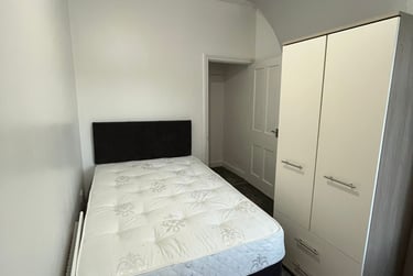 3 bed house, Elgin Street, Shelton, Stoke, ST42RD - Image 2