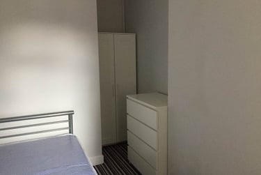 4 bed house, Leek Road, Shelton, Stoke, ST42BP - Image 7