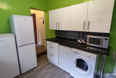 4 bed house, Lewis Street, Shelton, Stoke, ST47RS - Image 2