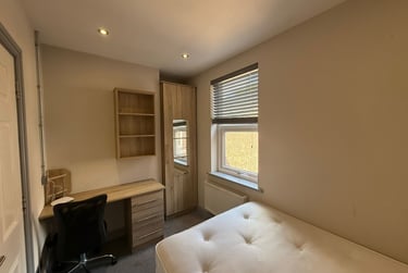 4 bed house, Corporation Street, Penkhull, Stoke, ST44AU - Image 10