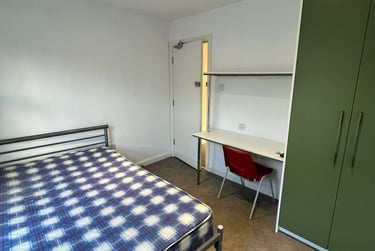 4 bed house, Spencer Road, Shelton, Stoke, ST42BE - Image 2